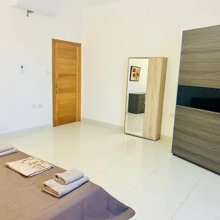 Privatunterkunft Private In St Julian's At Spinola Bay *